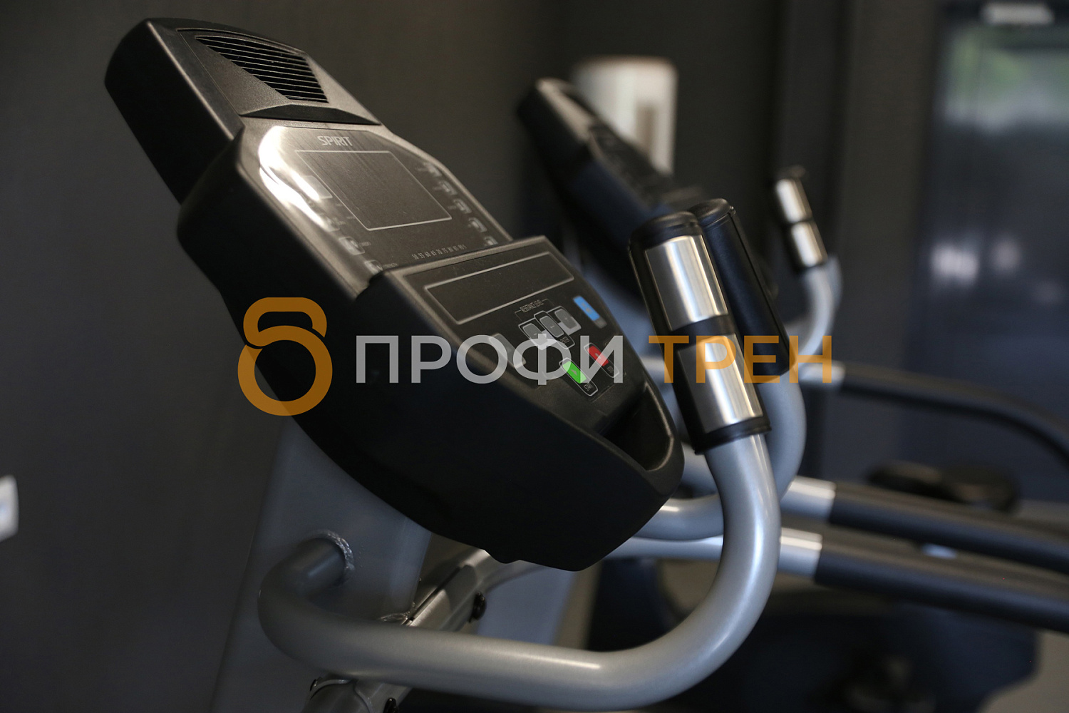 Тренажерный зал при ледовой арене «Прогресс»