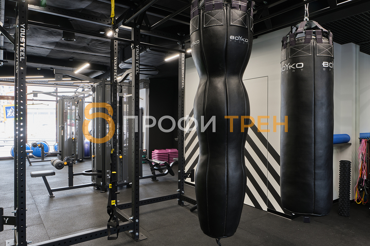 Фитнес-клуб «No Excuses»